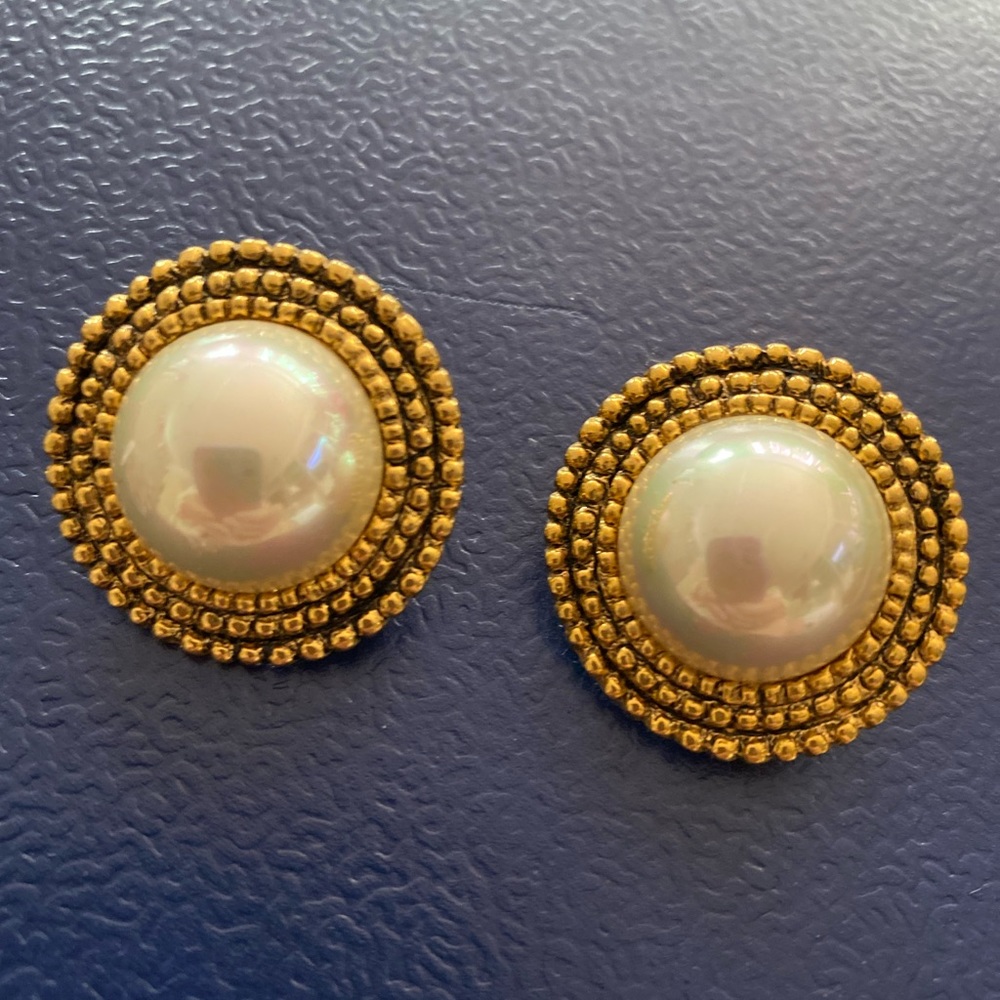 Vintage Carolee Pearl Earrings